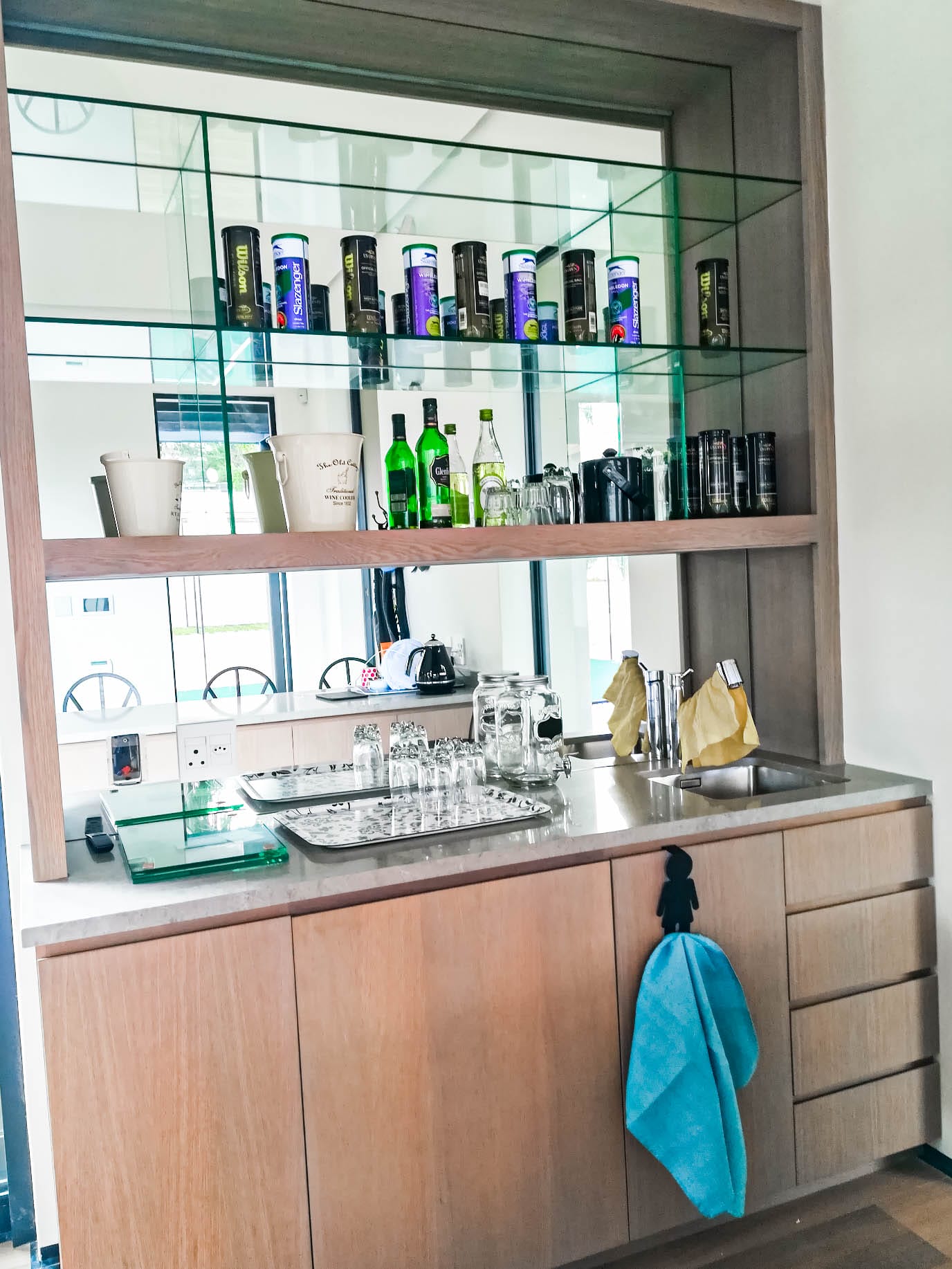 Fa Pereira Bars Image 07