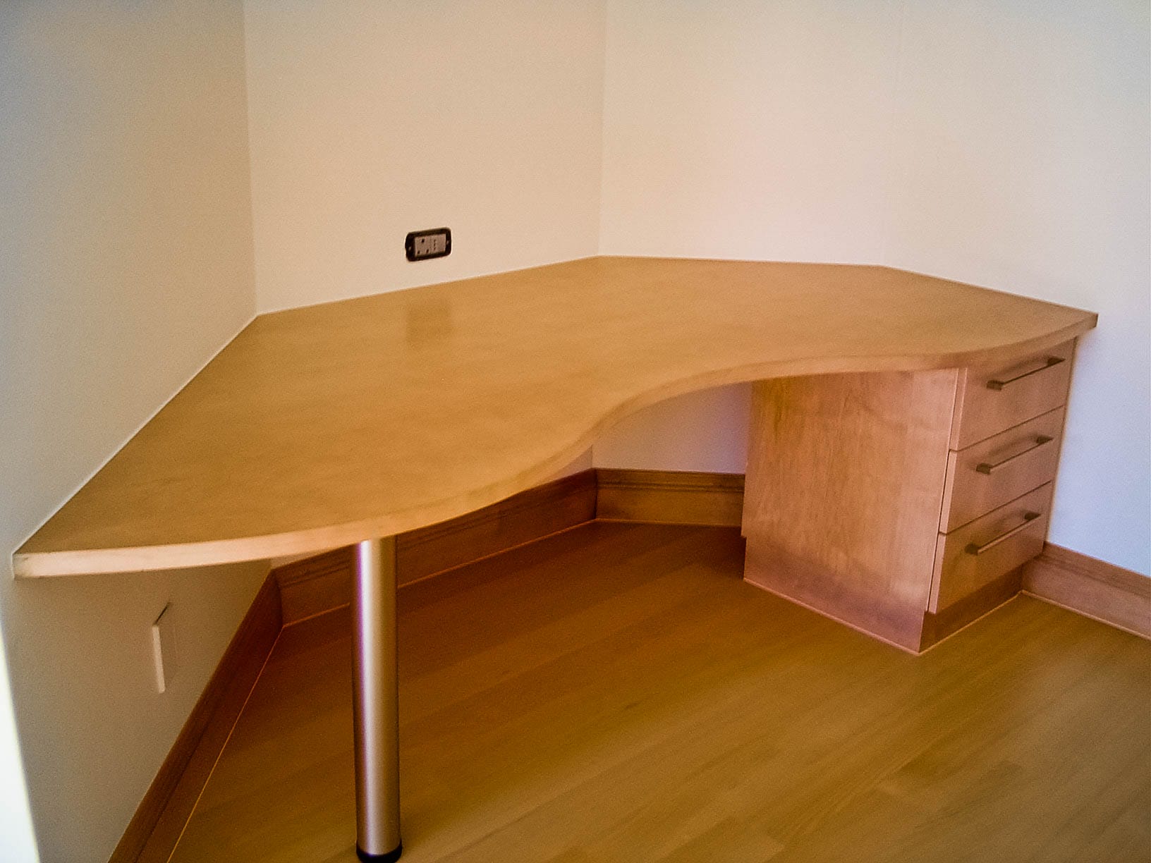 Fa Pereira Custom Furniture Image 02