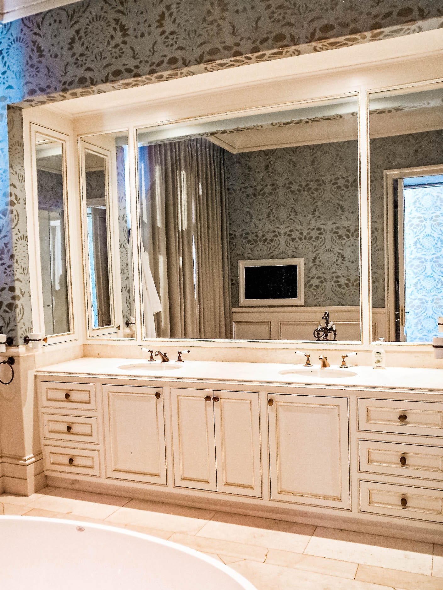 Fa Pereira Vanities Image 05