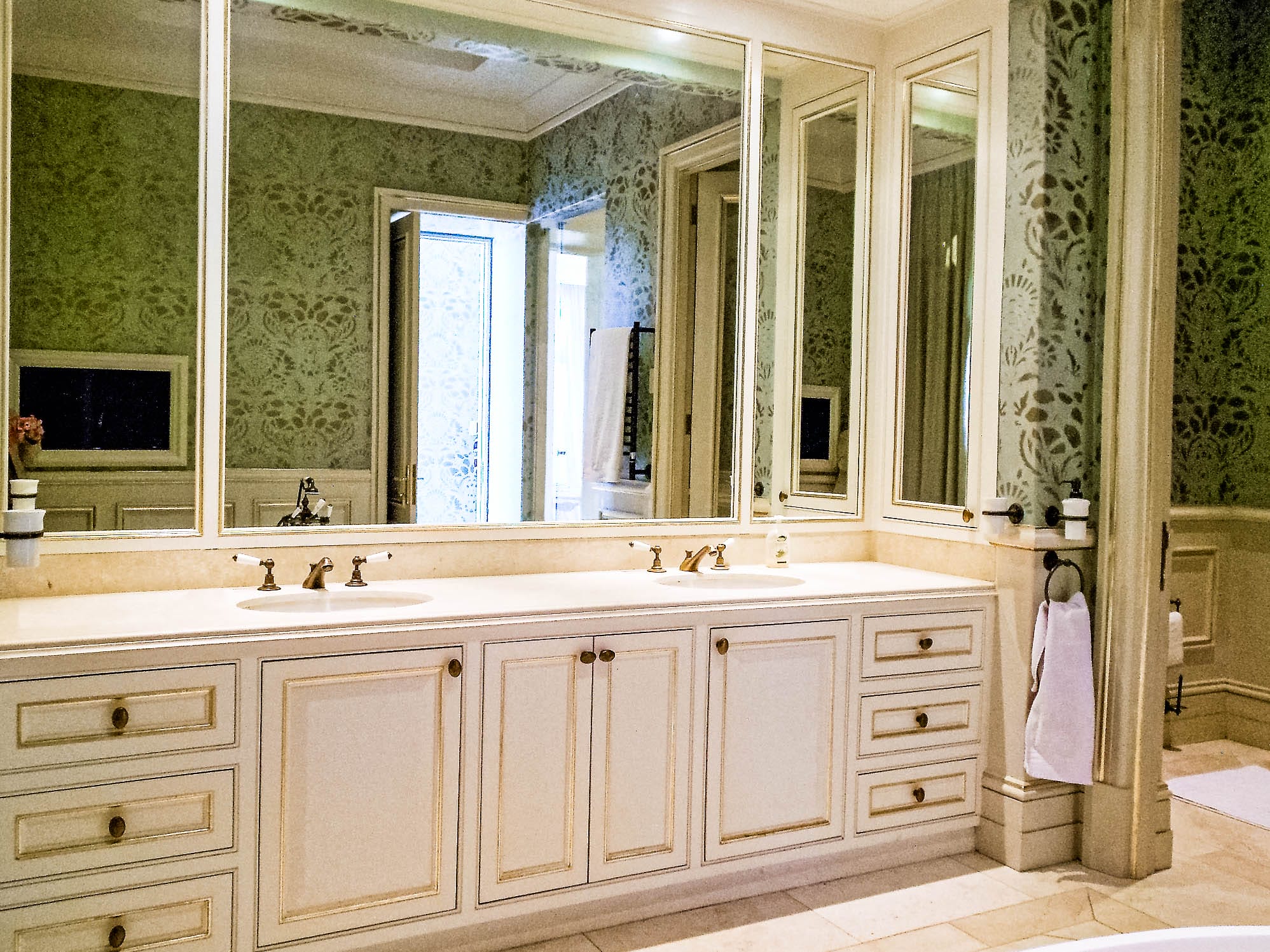 Fa Pereira Vanities Image 06